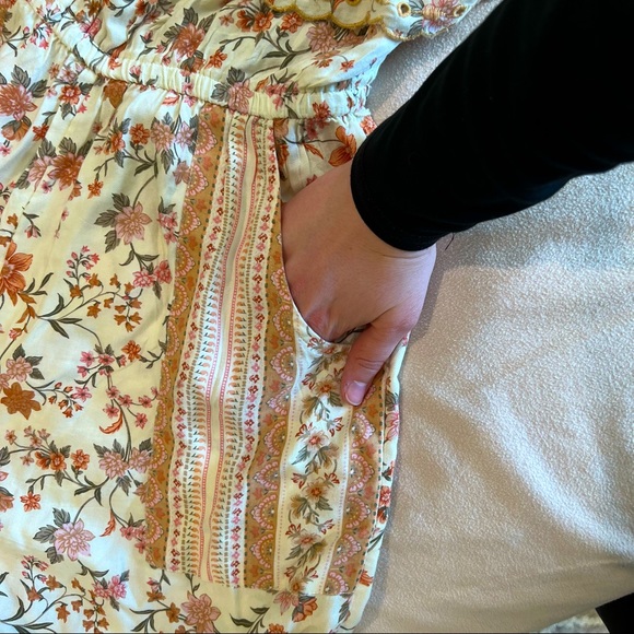 American Eagle Floral Jumpsuit - Picture 6 of 12